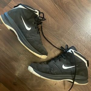 NIKE Hightop Basketball Sneakers with Suede Exterior 👟